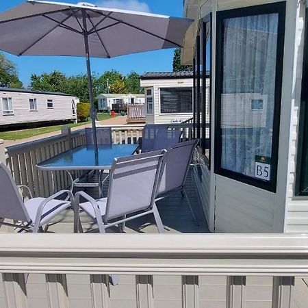 A Fashionable Caravan In A Peaceful Seaside Town Sandown Esterno foto