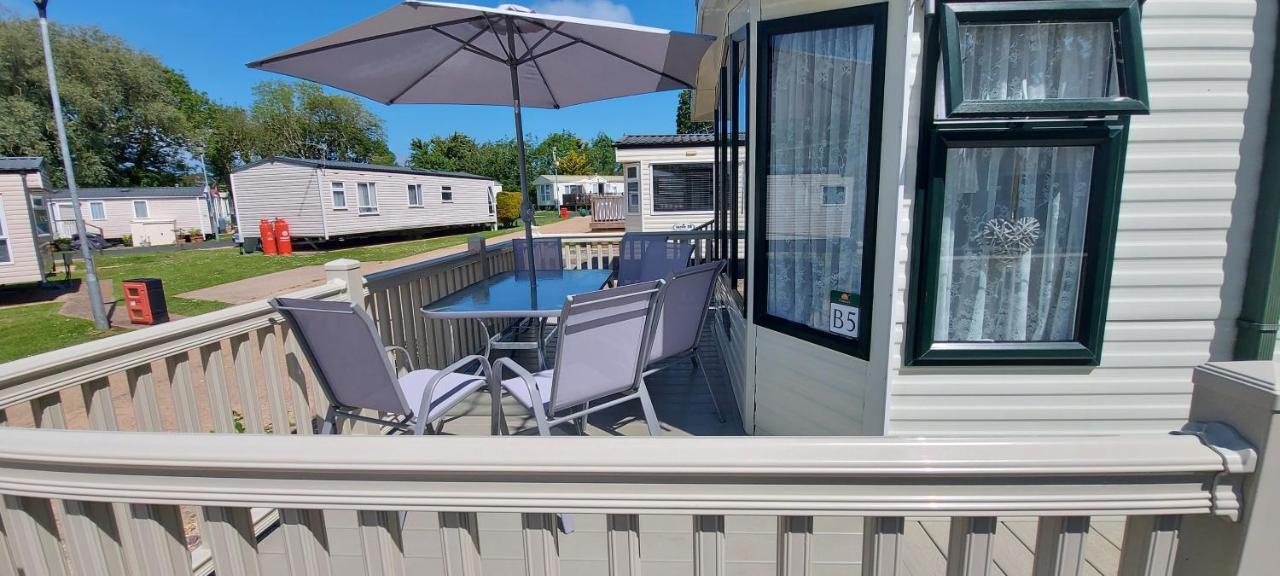 A Fashionable Caravan In A Peaceful Seaside Town Sandown Esterno foto