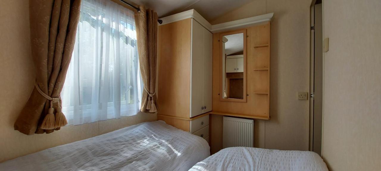 A Fashionable Caravan In A Peaceful Seaside Town Sandown Esterno foto