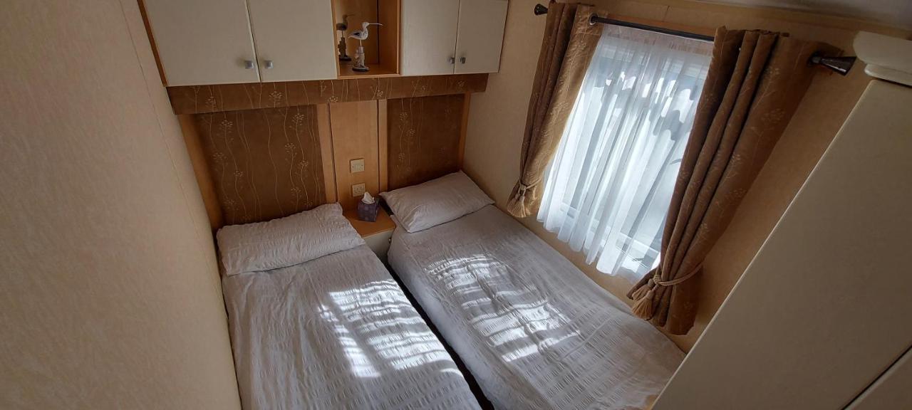A Fashionable Caravan In A Peaceful Seaside Town Sandown Esterno foto